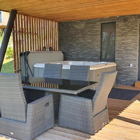 4hills, Demaenovska Dolina