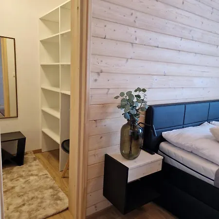 4hills, Demaenovska Dolina