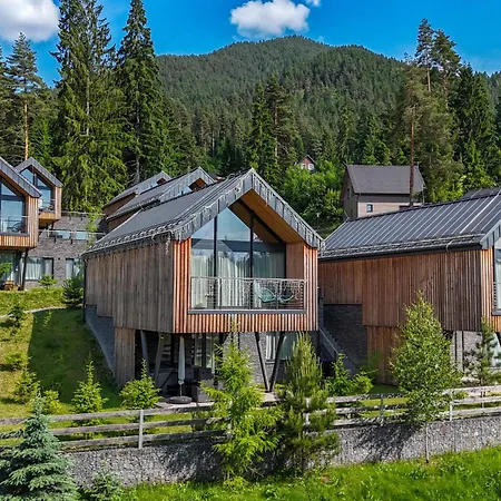 4hills, Demaenovska Dolina Chalet